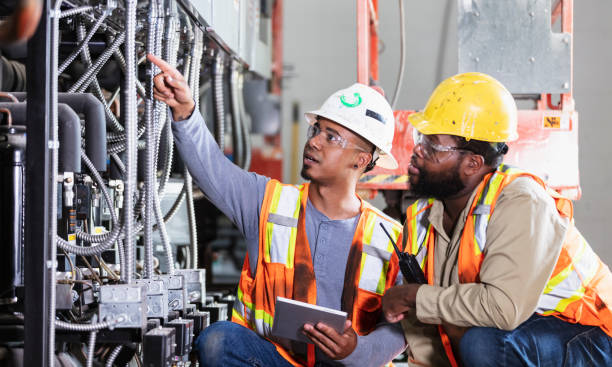 Best Electrical Contractors for Businesses  in Conneaut, OH